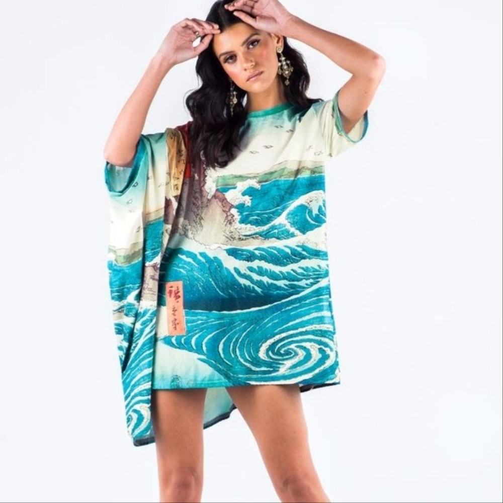 Blackmilk Japanese Naruto Whirlpool Super Drape Oversized Top Size Small
